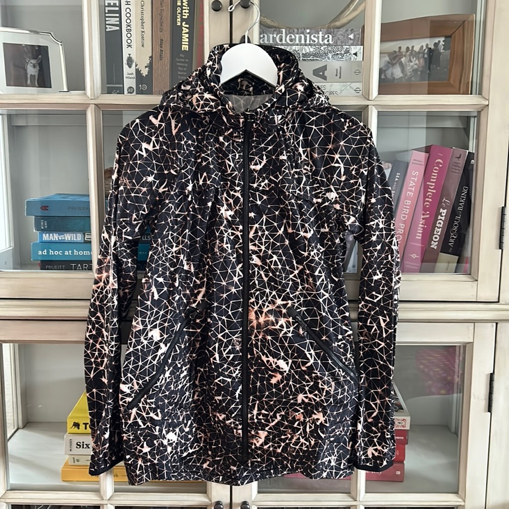 Lightweight LuLu Lemon Jacket Size Small